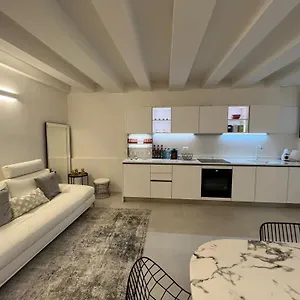 https://immobiliare-nk-palazzo-bonvicini.hotelslidodijesolo.com
