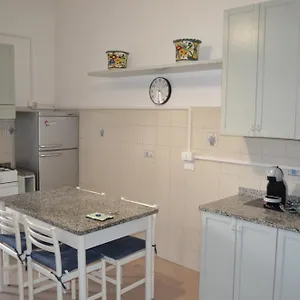 https://roman-house-termini-esquilino.it-romehotels.com